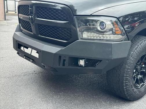 2018 RAM 1500 Night Crew Cab 4x4 5'7' Box