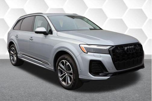2025 Audi Q7 45 Premium Plus