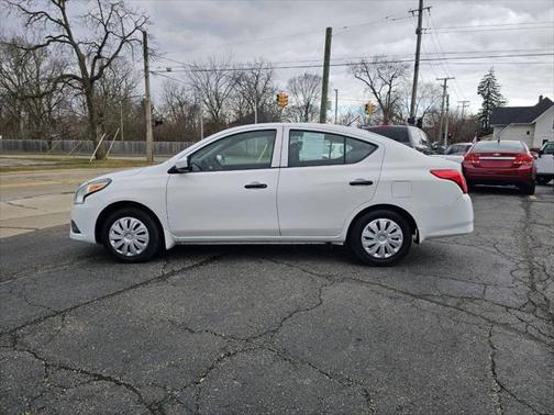 2017 Nissan Versa 1.6 S+