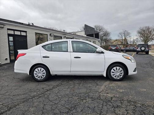 2017 Nissan Versa 1.6 S+