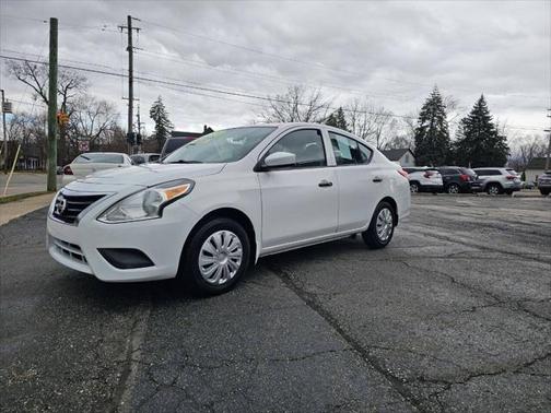 2017 Nissan Versa 1.6 S+