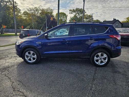 Deep Impact Blue Metallic 2013 Ford Escape SE