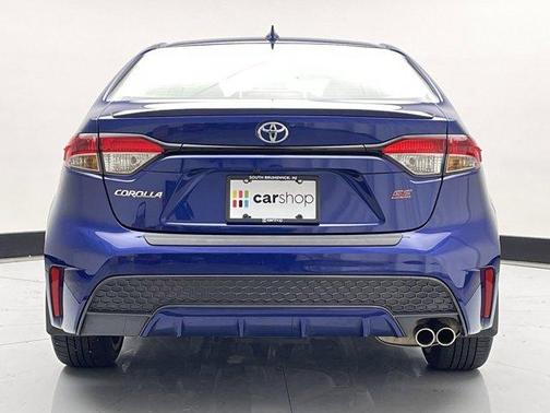 Photo 4 of 33 of 2020 Toyota Corolla SE