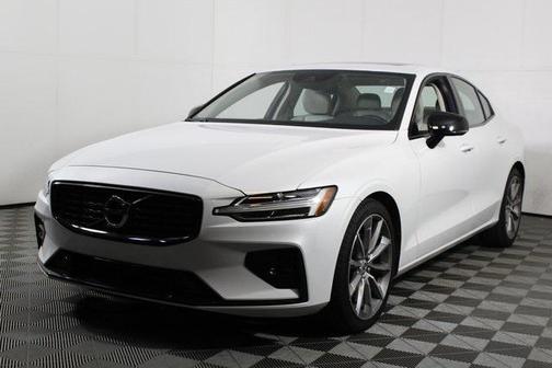 2021 Volvo S60 T5 Momentum