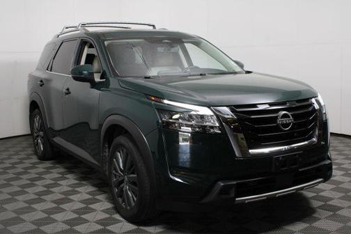 2024 Nissan Pathfinder SL FWD