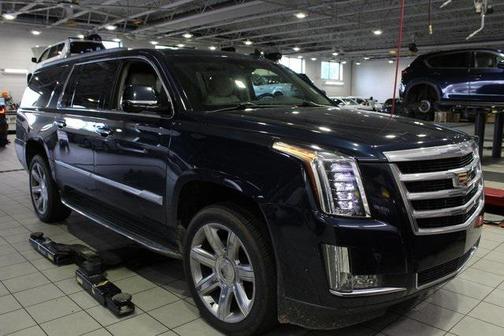 2018 Cadillac Escalade ESV Luxury