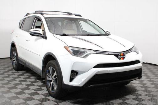Super White 2017 Toyota RAV4 XLE
