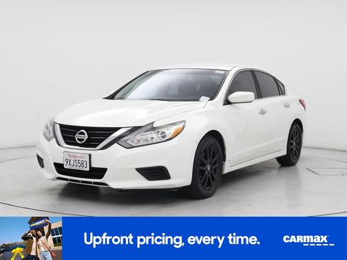 White 2016 Nissan Altima