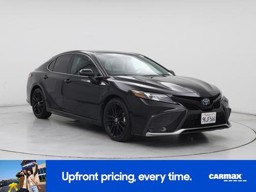 Black 2022 Toyota Camry Hybrid XSE