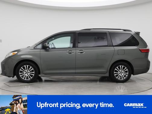 2018 Toyota Sienna XLE