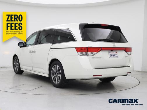 White 2015 Honda Odyssey Touring