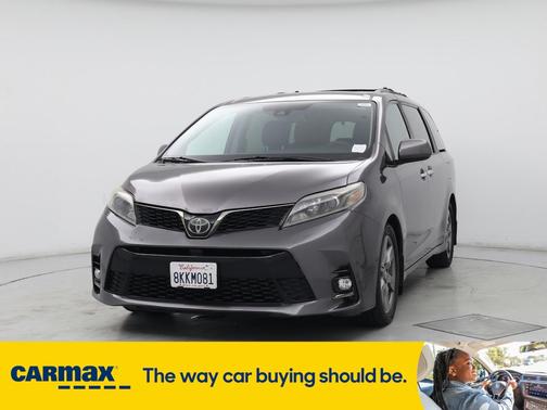 2019 Toyota Sienna SE