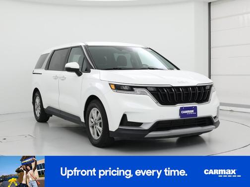 White 2024 Kia Carnival LX
