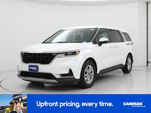 White 2024 Kia Carnival LX