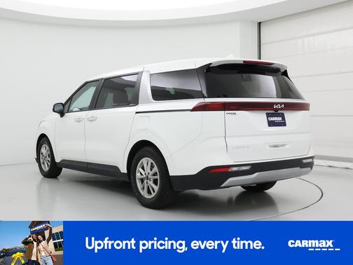 White 2024 Kia Carnival LX