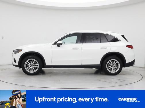 White 2023 Mercedes-Benz GLC 300