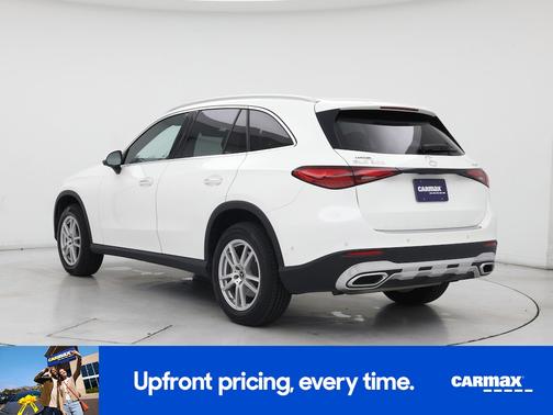 White 2023 Mercedes-Benz GLC 300