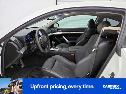 White 2015 INFINITI Q60 S