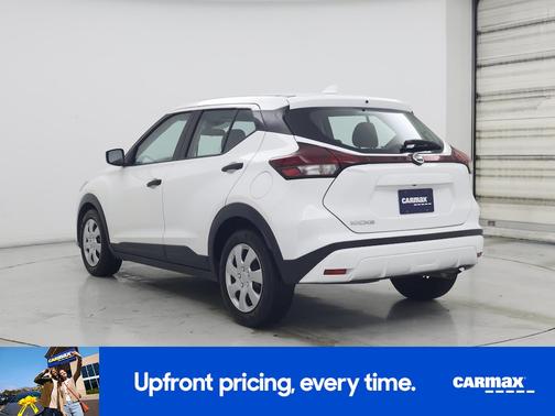 White 2021 Nissan Kicks S
