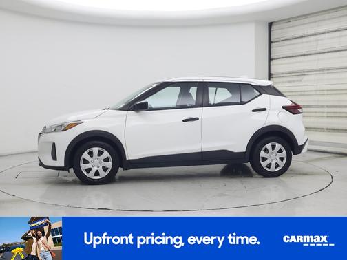 White 2021 Nissan Kicks S