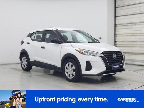 White 2021 Nissan Kicks S