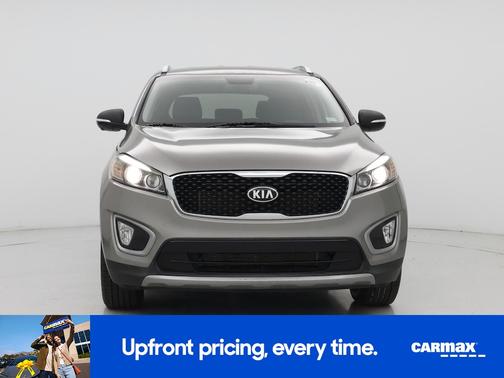 Silver 2016 Kia Sorento EX