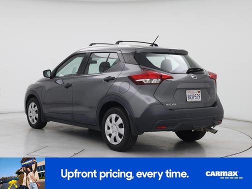 Gray 2019 Nissan Kicks SR