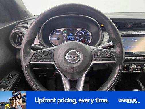 Gray 2019 Nissan Kicks SR