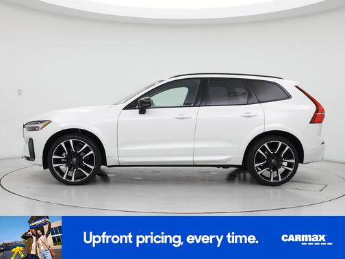 2024 Volvo XC60 B5 Ultimate Dark Theme