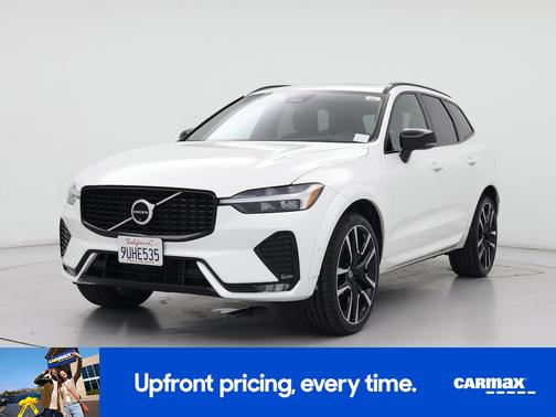 2024 Volvo XC60 B5 Ultimate Dark Theme