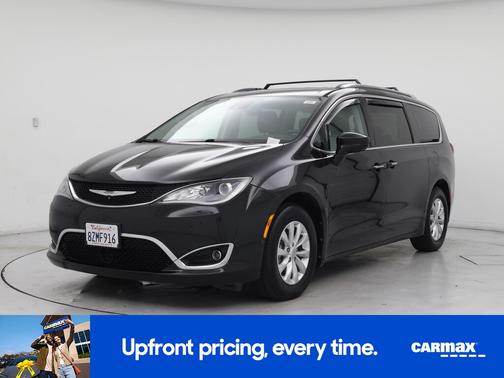 Black 2018 Chrysler Pacifica Touring L