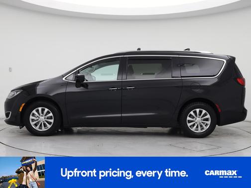 Black 2018 Chrysler Pacifica Touring L