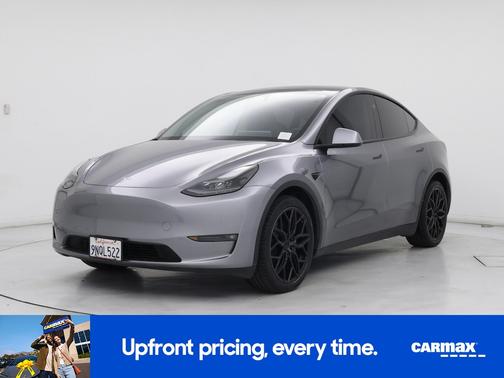 Silver 2024 Tesla Model Y Long Range