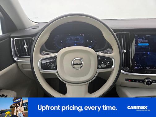 2024 Volvo S60 B5 Plus Dark Theme