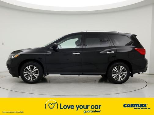 Photo 3 of 27 of 2019 Nissan Pathfinder S