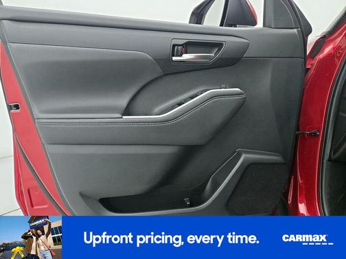 Red 2020 Toyota Highlander Hybrid XLE