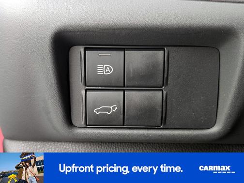 Red 2020 Toyota Highlander Hybrid XLE