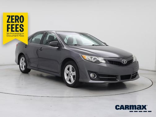 Gray 2014 Toyota Camry SE