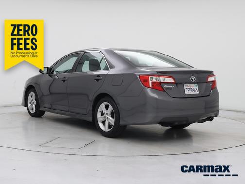 Gray 2014 Toyota Camry SE