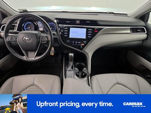 White 2018 Toyota Camry SE