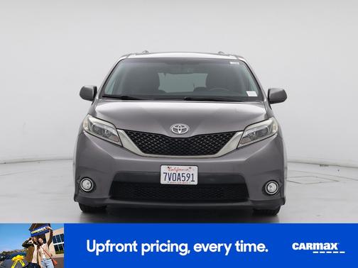 Green 2017 Toyota Sienna SE Premium