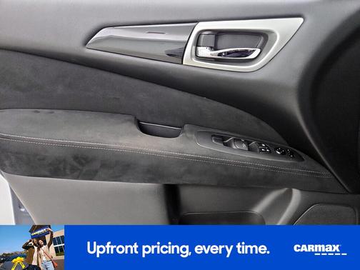 2016 Nissan Pathfinder SV