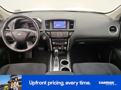 2016 Nissan Pathfinder SV