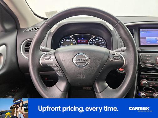 2016 Nissan Pathfinder SV