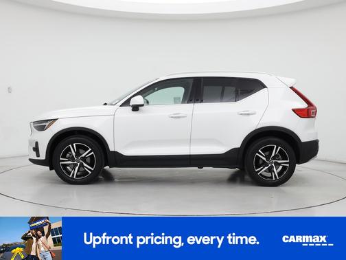 2023 Volvo XC40 B4 Plus Bright Theme