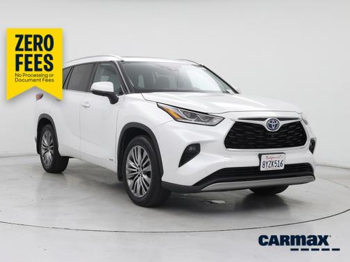 White 2022 Toyota Highlander Hybrid Platinum