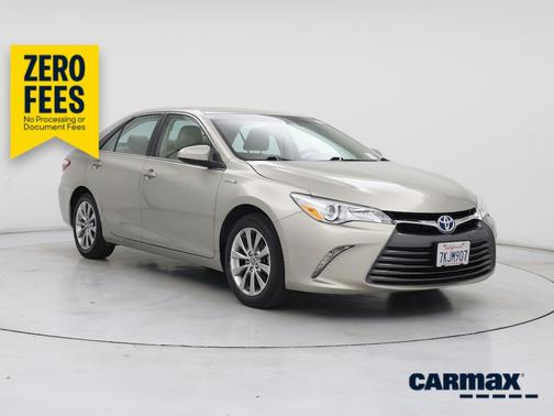 Silver 2015 Toyota Camry Hybrid XLE