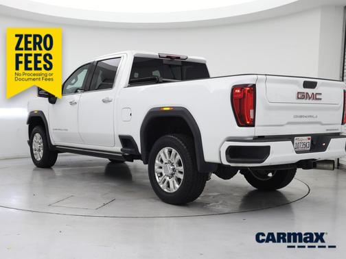 White 2022 GMC Sierra 2500 Denali