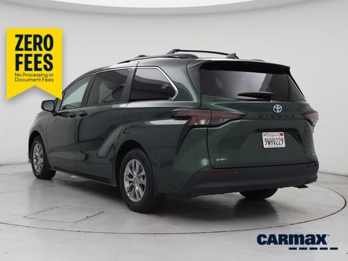 Green 2025 Toyota Sienna LE