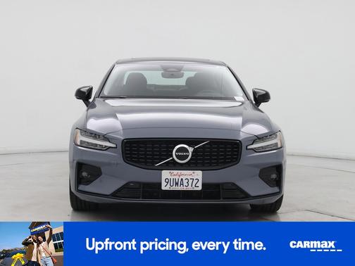 2024 Volvo S60 B5 Core Dark Theme